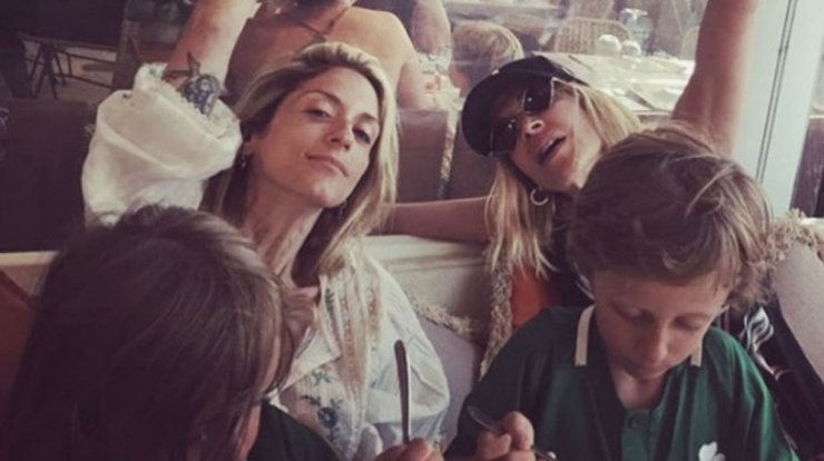 Άννα Βίσση: Στο λούνα παρκ με τα εγγόνια και την κόρη της! [εικόνες & βίντεο] 