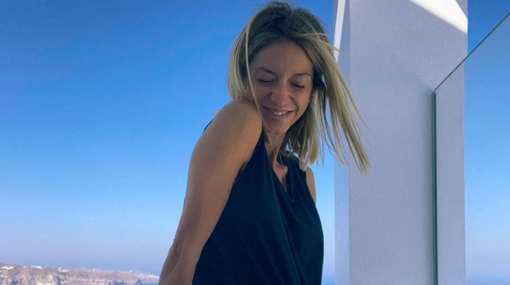 Σοφία Καρβέλα: Παίζει τένις με το μπικίνι και οι κοιλιακοί της μας "ζαλίζουν" [εικόνες]