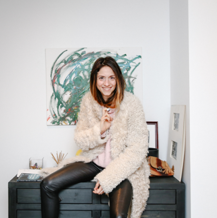 Σοφία Καρβέλα: Φωτογραφίζεται με λαδωμένο μαλλί!