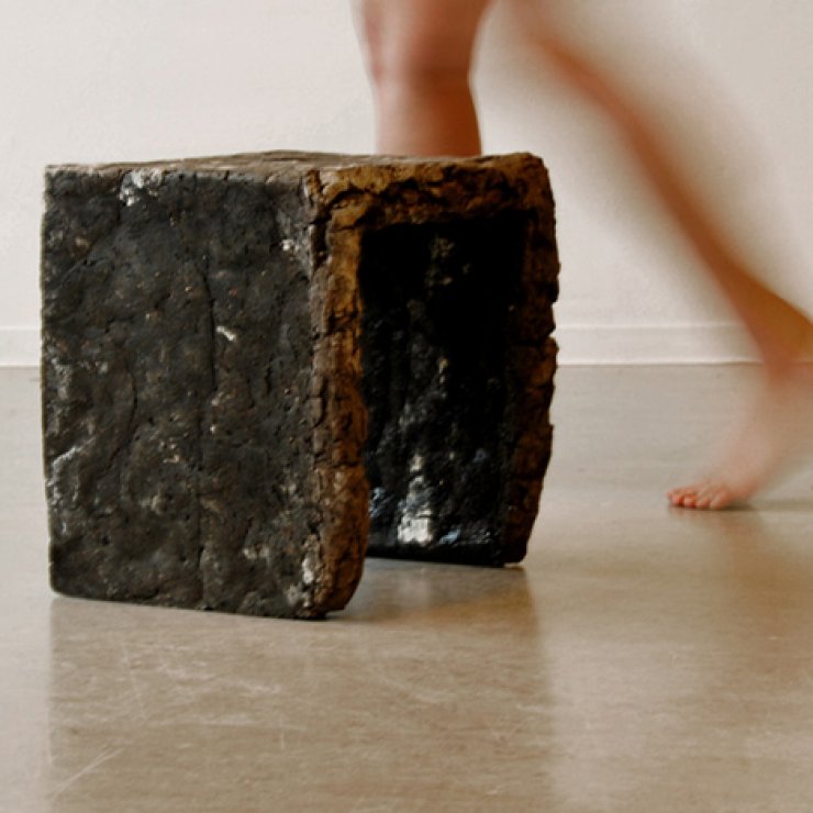 Έπιπλα από χώμα και μούχλα!