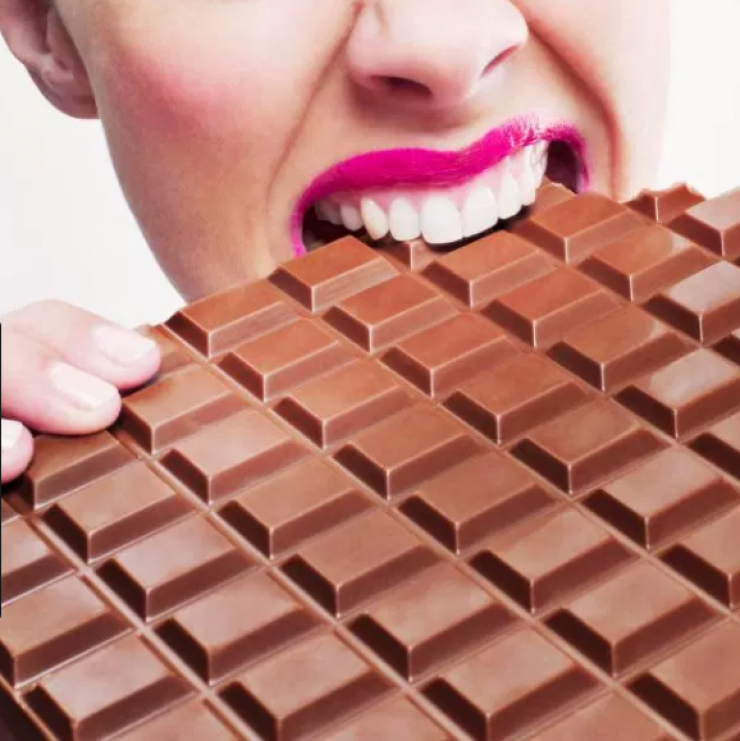 Αυτός είναι ο λόγος που λαχταράμε σοκολάτα πριν από την περίοδο