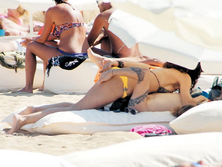 Χαμός στο facebook με τον ιό "H στάση 69 από Σολωμού και Μουζουράκη"