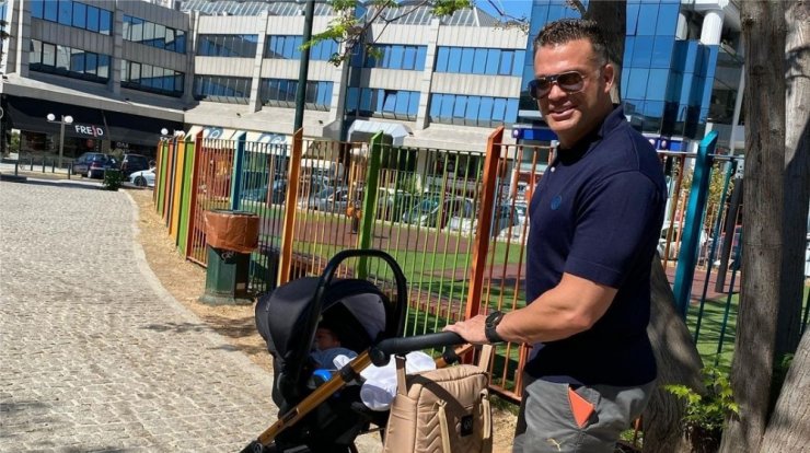 Ο Κώστας Σόμμερ μαζί με τον γιο του σε μια ξεχωριστή εμφάνισή τους [εικόνα]