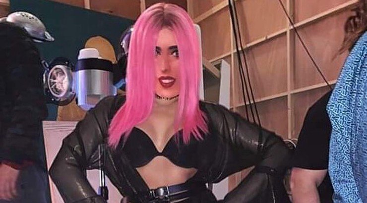 Η Σούλα Γκλάμορους τρόλαρε Κύπρια παρουσιάστρια! [βίντεο]