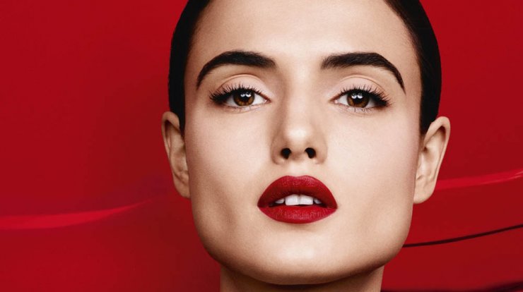 Το νέο κραγιόν του οίκου Givenchy προσφέρει όλα όσα ψάχνεις