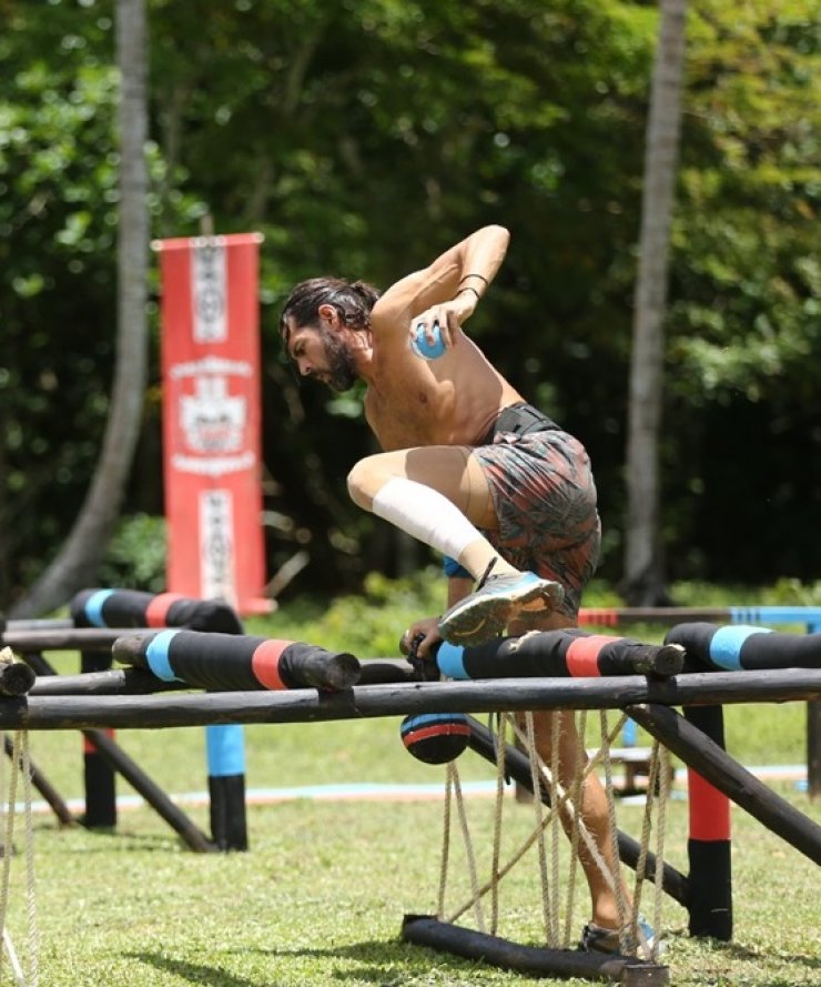 Η τούρτα – έκπληξη για τα γενέθλια του Γιάννη Σπαλιάρα!