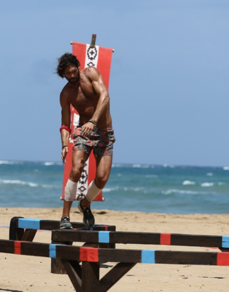 Αποκαλύφθηκε ο λόγος που οι "Διάσημοι" ήρθαν σε κόντρα με το Γιάννη Σπαλιάρα