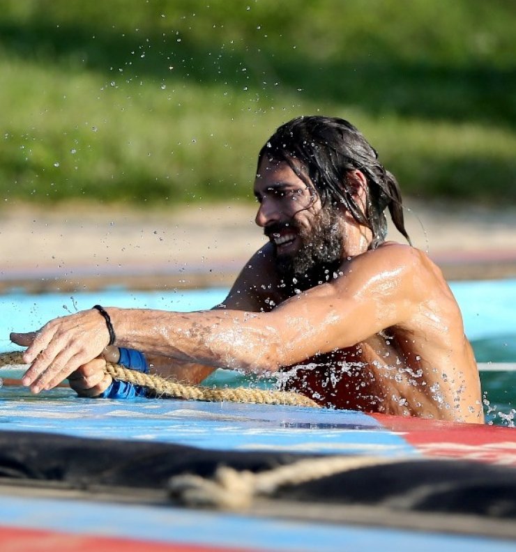 Το πλάνο που "καίει" το Γιάννη Σπαλιάρα ότι είπε ψέματα για δήθεν πόνο στη μέση