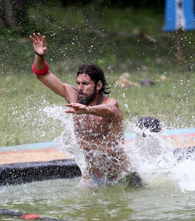 Η μητέρα του Γιάννη Σπαλιάρα μιλάει πρώτη φορά για τη συμμετοχή του γιου της στο Survivor! [βίντεο]