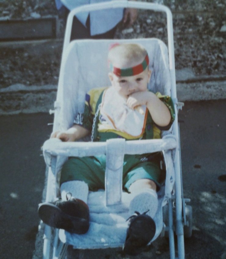 Ποιο πολυσυζητημένο πρόσωπο της κυπριακής τηλεόρασης είναι το αγοράκι στη φωτογραφία;