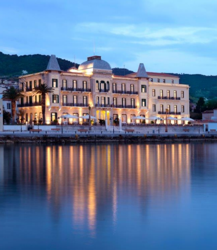 Χλιδάτος αρραβώνας στις Σπέτσες για ζευγάρι επώνυμων Ελλήνων!