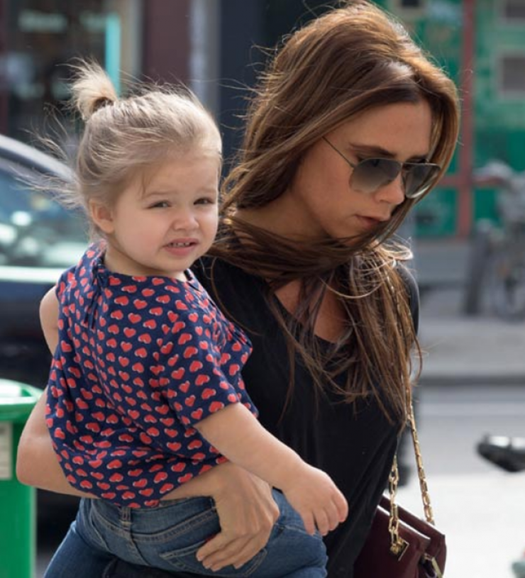 Το πιο γλυκό στιγμιότυπο! Όταν η κόρη της Victoria Beckham ανακάλυψε πόσο διάσημη είναι η μαμά της!