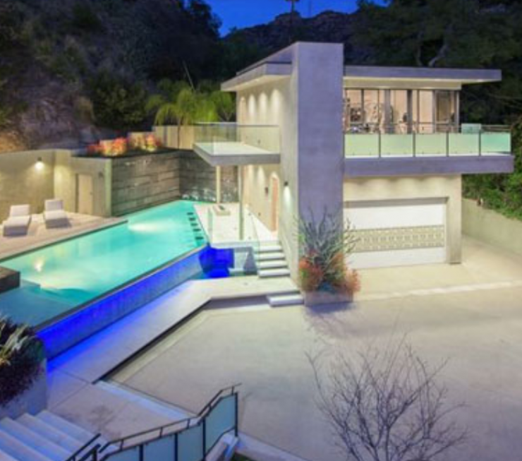 Σε ποια γνωστή τραγουδίστρια ανήκει πλέον αυτό το υπερπολυτελές σπίτι;