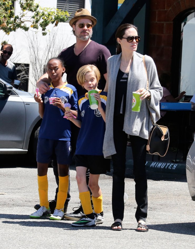 Οικογένεια Pit-Jolie: Lunch με τα αγγελούδια της [εικόνες]