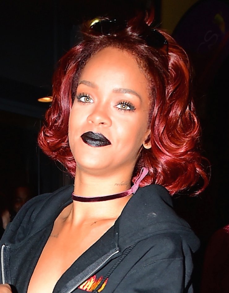 Το μαύρο κραγιόν της Rihanna [εικόνες]