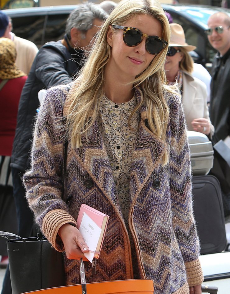 Στο Παρίσι για να βρει το νυφικό της [εικόνες]