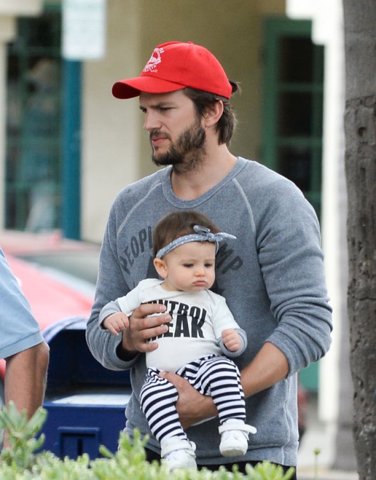 Ashton Kutcher: Εξελίσσεται στον καλύτερο μπαμπά του Hollywood [εικόνες]