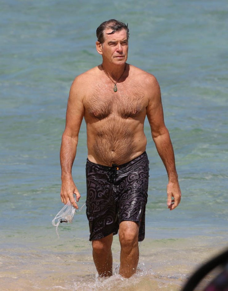 Δείτε το κορμί που διαθέτει ο 61χρονος Pierce Brosnan [εικόνες]