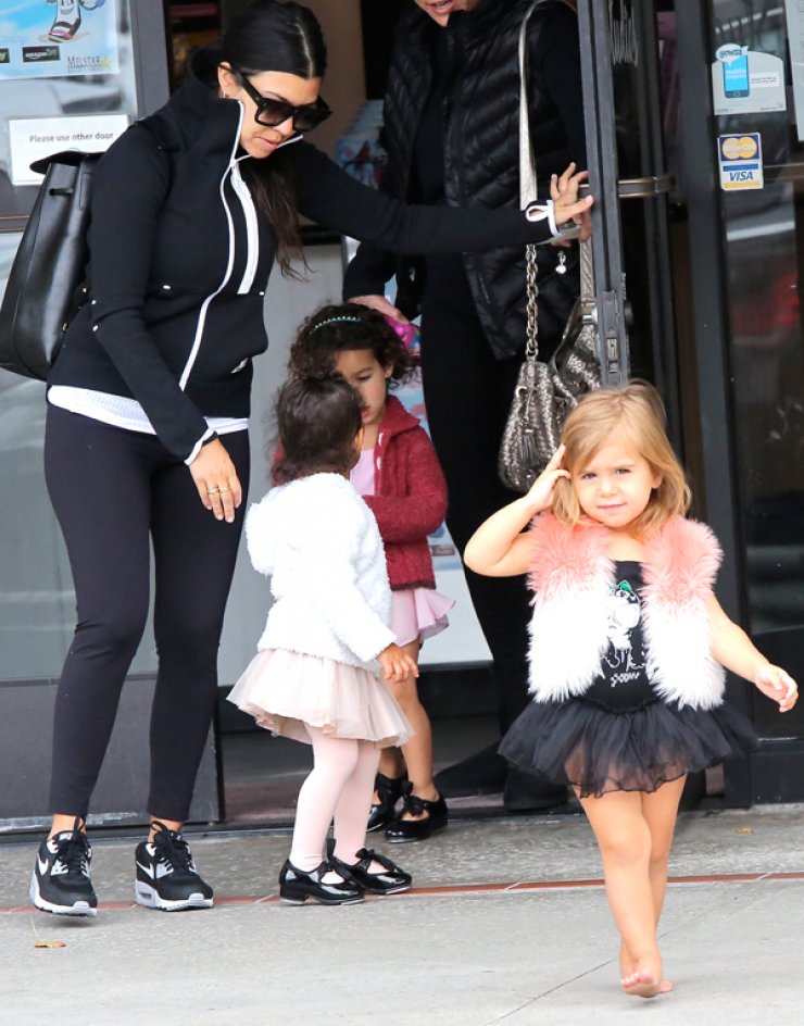 Οι μικρές Kardashian αναλαμβάνουν δράση [εικόνες]