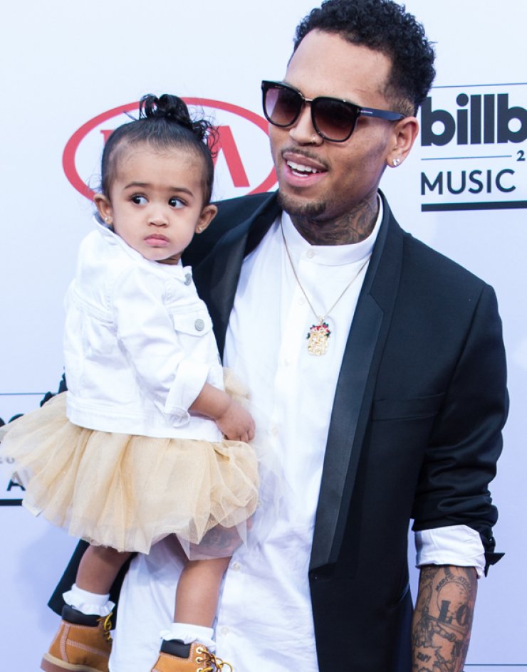 Ο Chris Brown μας συστήνει την κόρη του [εικόνες]