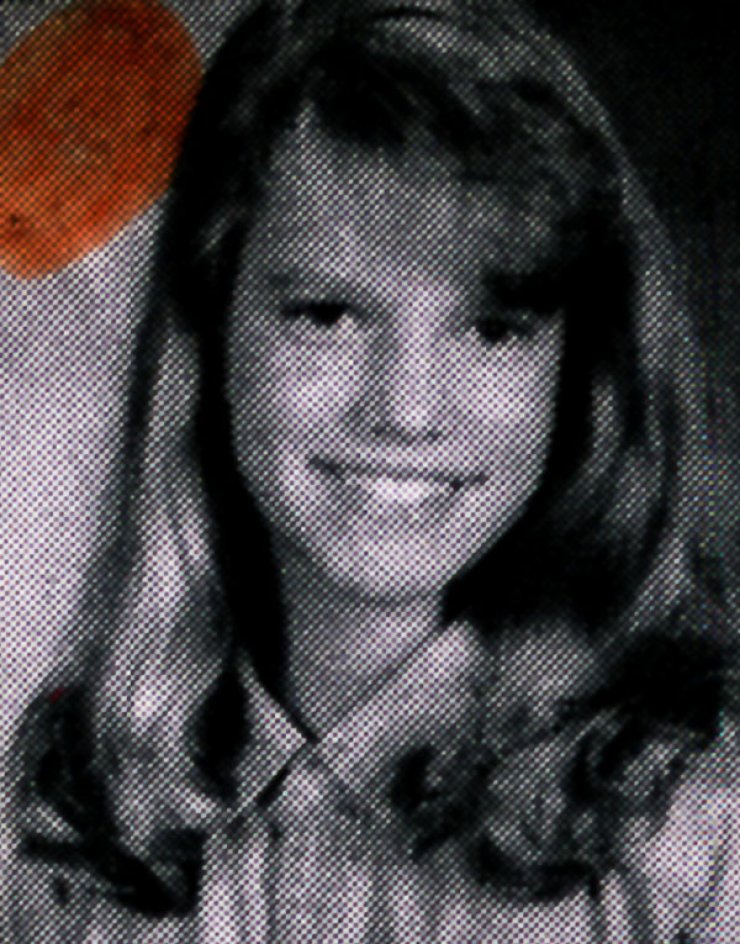 Ποια διάσημη σταρ είναι το κορίτσι στις φωτογραφίες; 