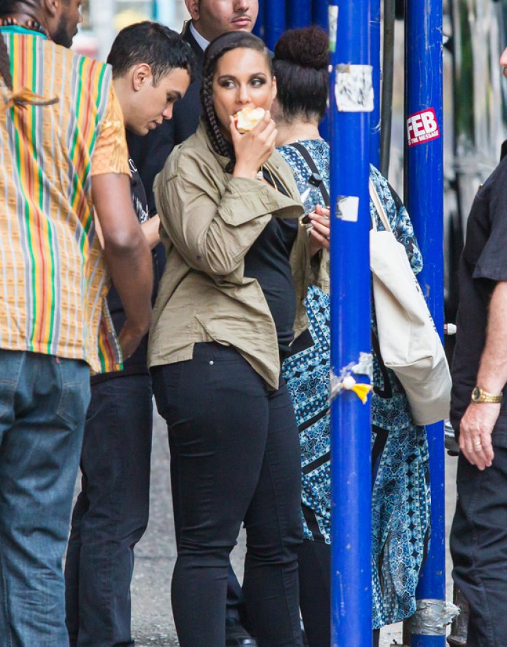 Alicia Keys: Τα περιττά κιλά που πήρε και της αρέσουν [εικόνες]