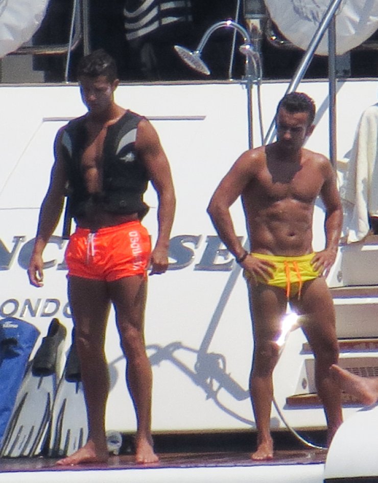 Οι διακοπές του Ronaldo και οι...κοιλιακοί του [εικόνες]