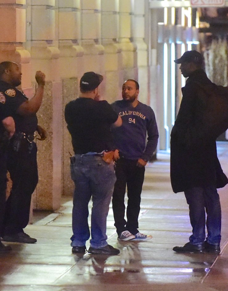 Ληστεία στο σπίτι πασίγνωστης τραγουδίστριας [εικόνες]