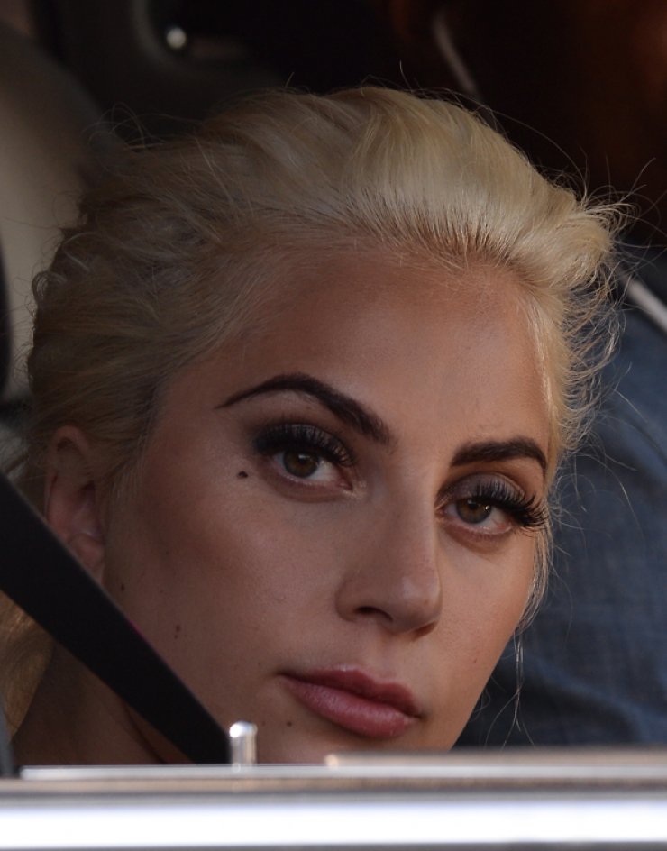 Ποιος παρακολυθεί τη Lady Gaga; [εικόνες]