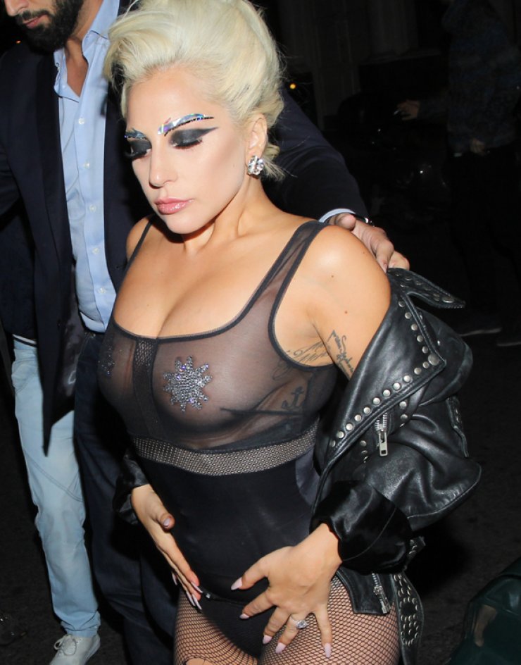 Lady Gaga: Συνεχίζει τις προκλητικές εμφανίσεις [εικόνες]