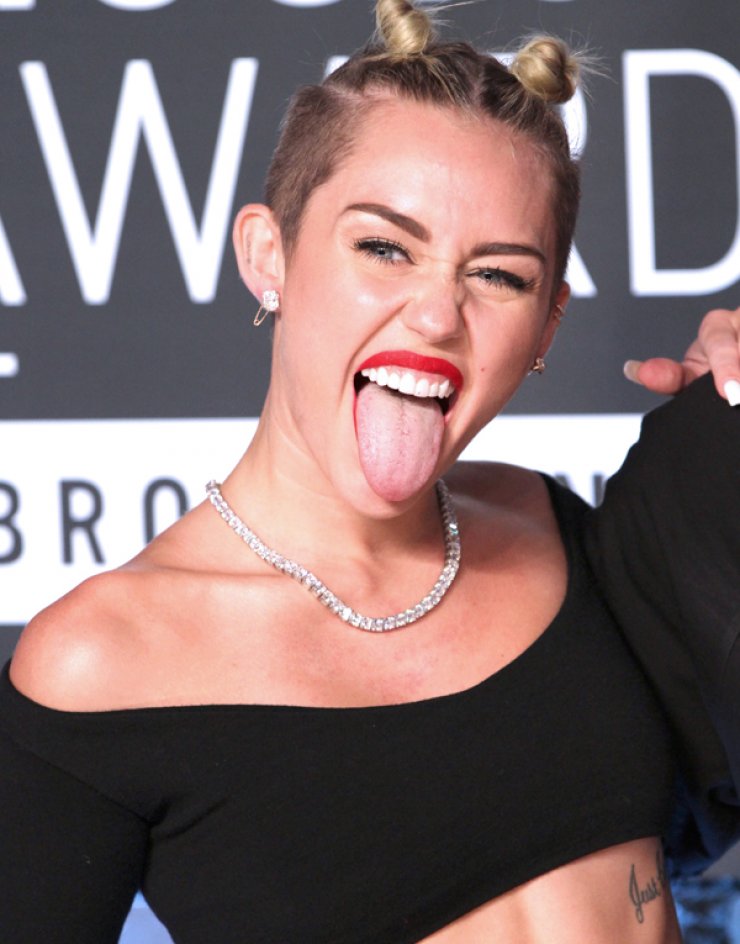 Miley Cyrus: Πως ήταν και πως έγινε [εικόνες]