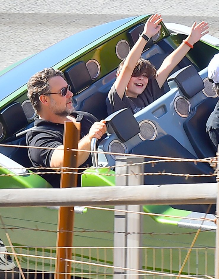 Δείτε πως γιόρτασε τα γενέθλια του γιου του ο Russell Crowe [εικόνες]