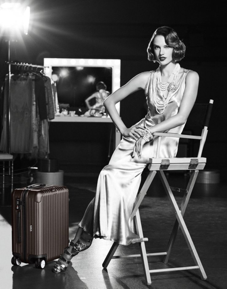 Alesandra Ambrosio: Σε ποια διαφημιστική καμπάνια είναι το βασικό πρόσωπο; [εικόνες]