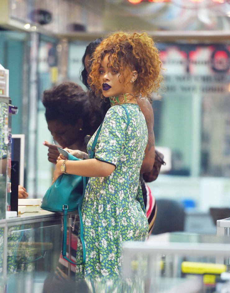 Το afro look της Rihanna [εικόνες]