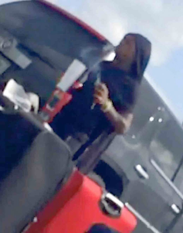 Σοβαρό επεισόδιο σε αεροπλάνο με γνωστό ράπερ [εικόνες]