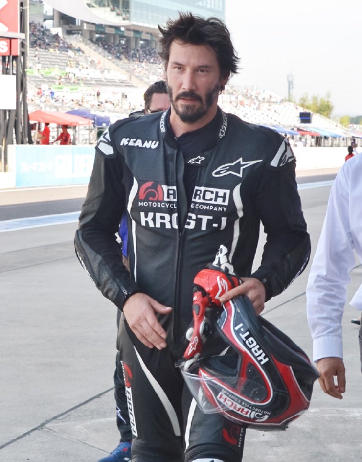 Ο Keanu Reeves είναι πιο σέξυ από ποτέ [εικόνες]