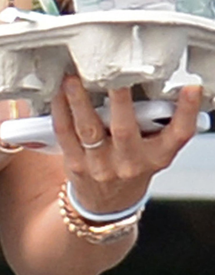 Ποιο διάσημο ζευγάρι χώρισε αλλά δε λέει να το πιστέψει; [εικόνες]