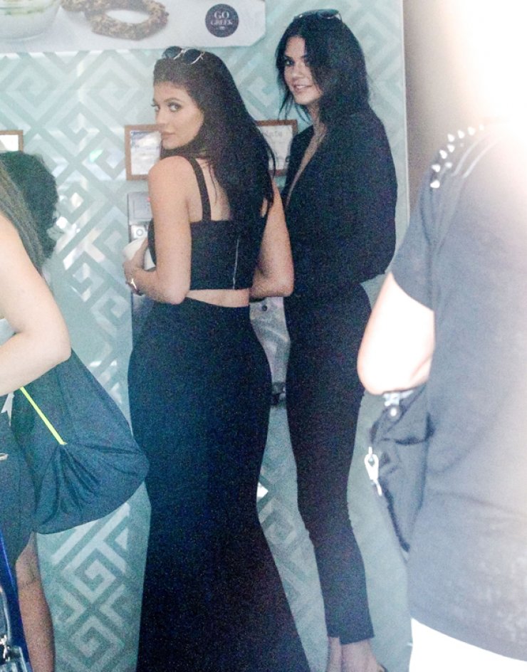 Αδερφές Kardashian: Women in black [εικόνες]