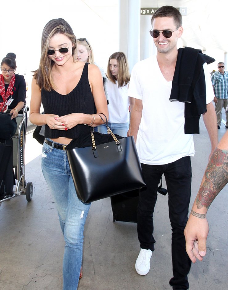 Διάσημο μοντέλο για πρώτη φορά με το νέο της αγαπημένο [εικόνες]