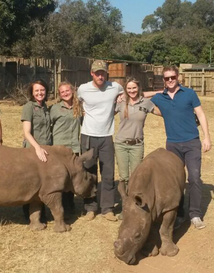 Ο πρίγκιπας Harry και η απρόσμενη επίσκεψή του [εικόνες]