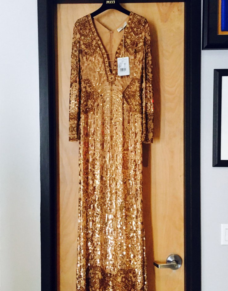 Ποια τραγουδίστρια ξέχασε φόρεμα 11,000 δολαρίων σε ξένο δωμάτιο; [εικόνες]