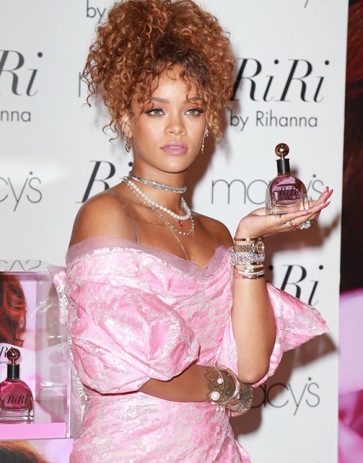 Δείτε τη Rihanna έτσι όπως δεν την έχετε δει ποτέ ξανά [εικόνες]