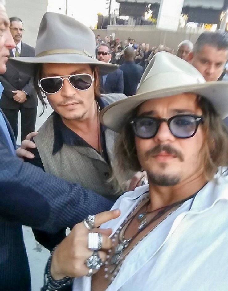 Μπορείτε να αναγνωρίσετε ποιος είναι ο Johnny Depp στη φωτογραφία; [εικόνες]