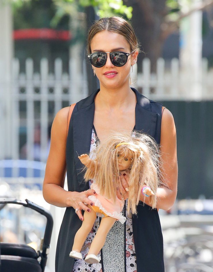 Jessica Alba: Τι δανείζεται από την κόρη της; [εικόνες]