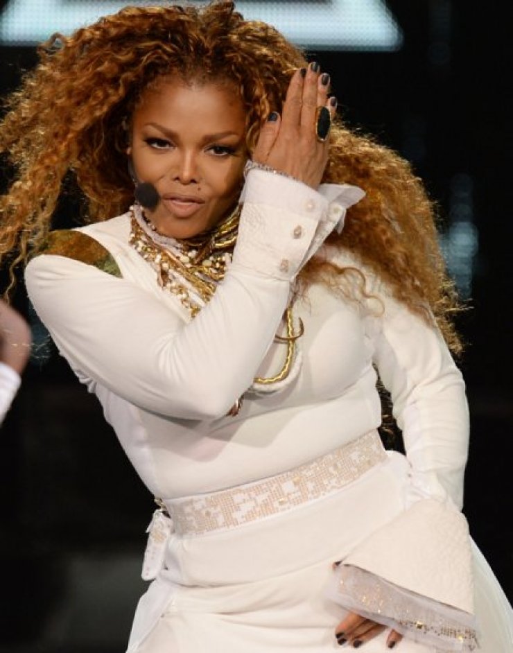 Janet Jackson: Στα 50 της χρόνια έγινε μανούλα!