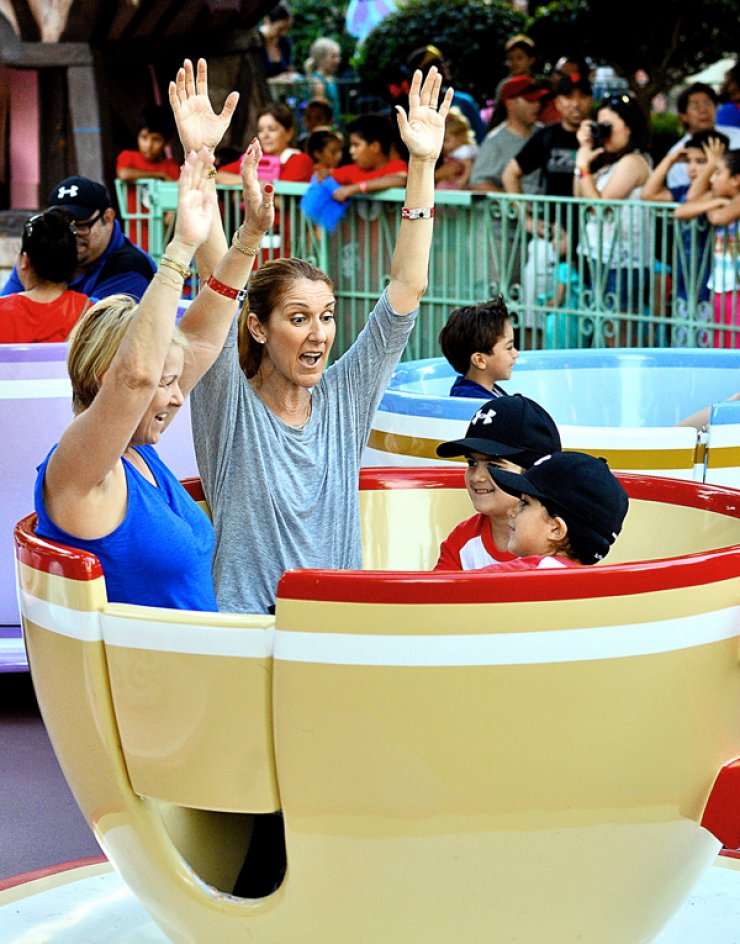 Σπάνιες φωτογραφίες της Celine Dion με τους γιου της [εικόνες]