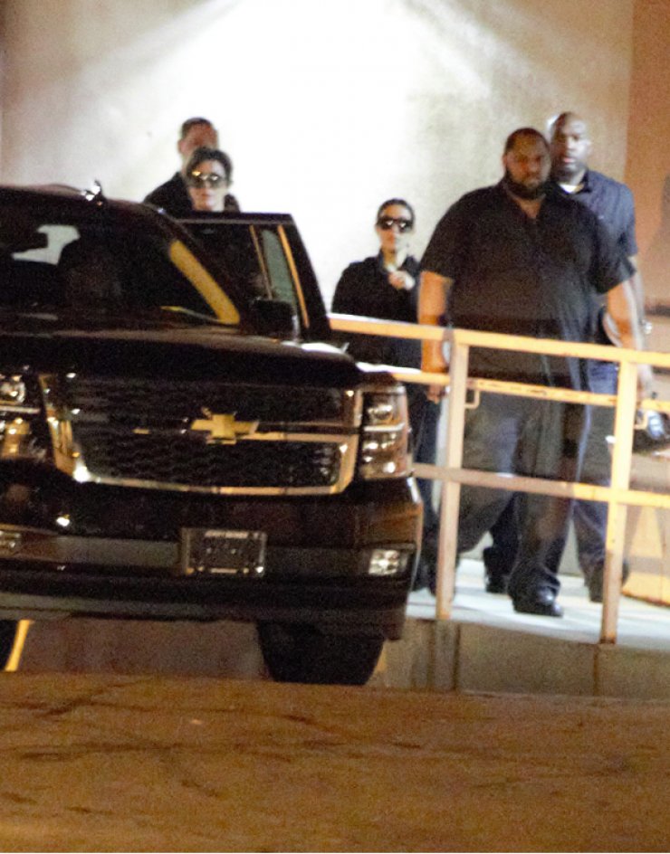 Όλη η οικογένεια Kardashian δίπλα στον πρώην γαμπρό μετά το τραγικό συμβάν σε οίκο ανοχής [εικόνες]