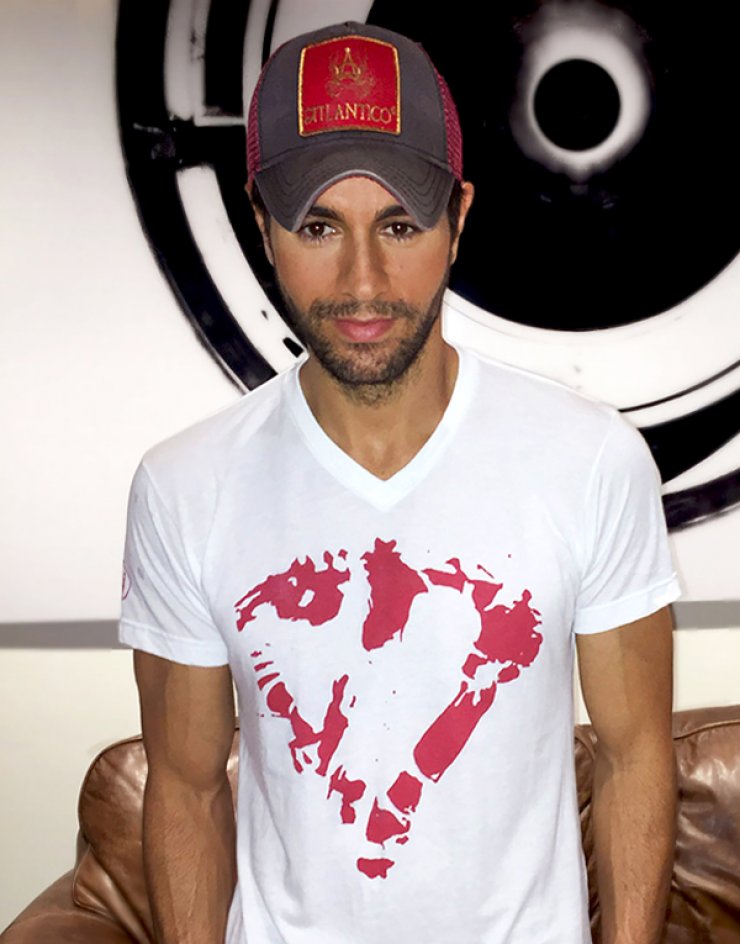 Το απίστευτο ατύχημα που είχε ο Enrique Iglesias [εικόνες]