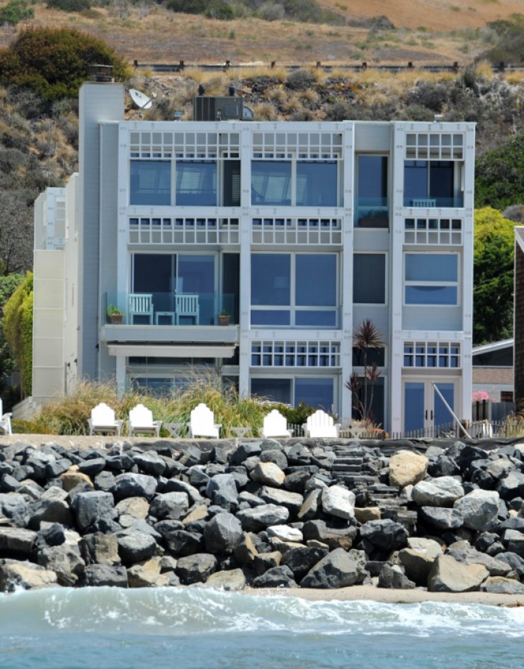 Ο Pierce Brionsan και ο Dustin Hoffman ετοιμάζονται να ξοδέψουν...εκατομμύρια [εικόνες]