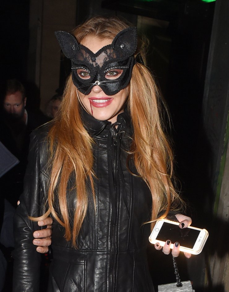 Η Lindsay Lohan μαγνητίζει τα βλέμματα για χάρη του Halloween [εικόνες]